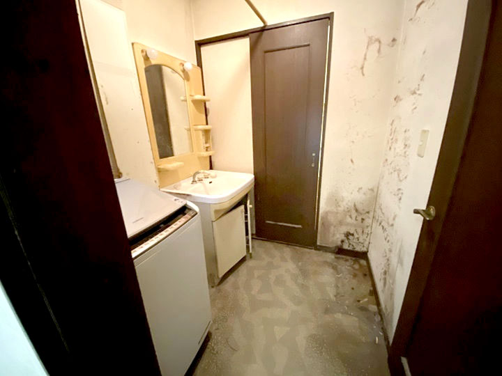 洗面室・ビフォアー